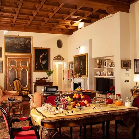 Gran Piazza Maggiore - T&t Communications Oda ve Kahvaltı *