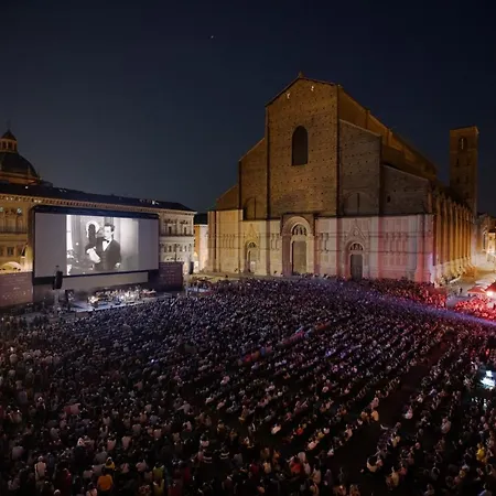 Gran Piazza Maggiore - T&t Communications Frühstückspension