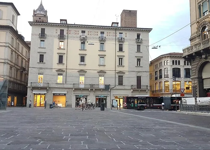 Gran Piazza Maggiore - T&t Communications *