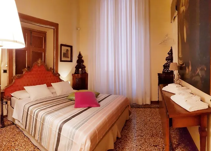 Gran Piazza Maggiore - T&t Communications * Bologna