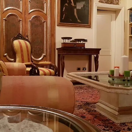 Gran Piazza Maggiore - T&t Communications B&B *