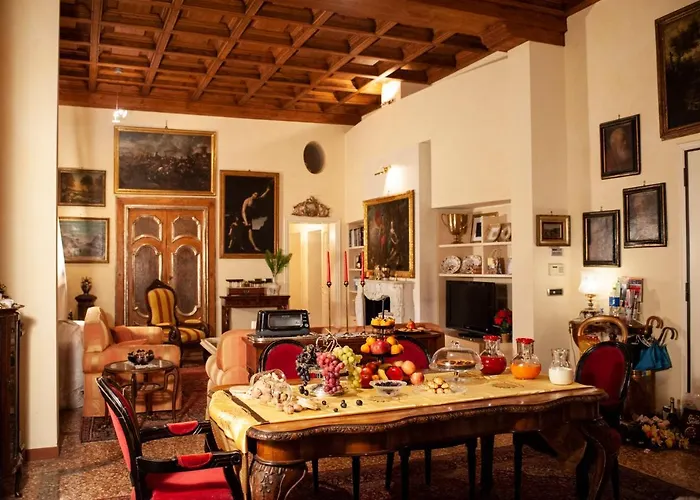 Gran Piazza Maggiore - T&t Communications Bed & Breakfast *