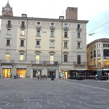 Gran Piazza Maggiore - T&t Communications *