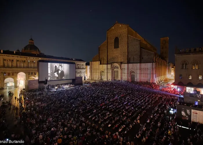 Gran Piazza Maggiore - T&t Communications לינה וארוחת בוקר