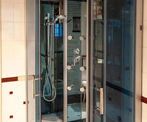 Gran Piazza Maggiore - T&t Communications *